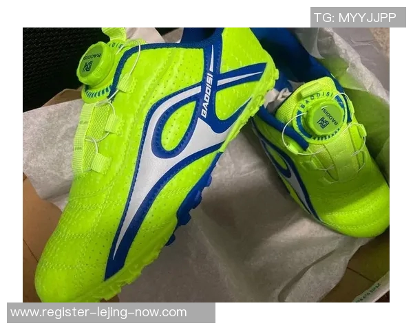 释迦tf足球鞋助力球场表现提升，让你在比赛中尽显风采与实力